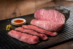 鹿児島県産黒毛和牛 低温調理ローストビーフ「極」