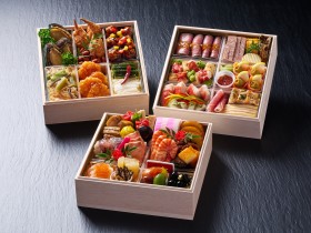 ①【厳選生おせち】 和洋中おせち 三段重