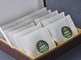 とらや羊羮、小倉山荘、鶴屋八幡、長崎堂ゼリー、琉球黒蜜、ルピシア日本茶　おまとめ 知覧茶 CHAOどらセット | SHIROYAMA HOTEL kagoshima オンラインショップ